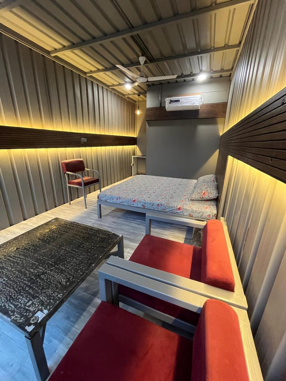 Photo of the whole room, Bedroom, air conditioner