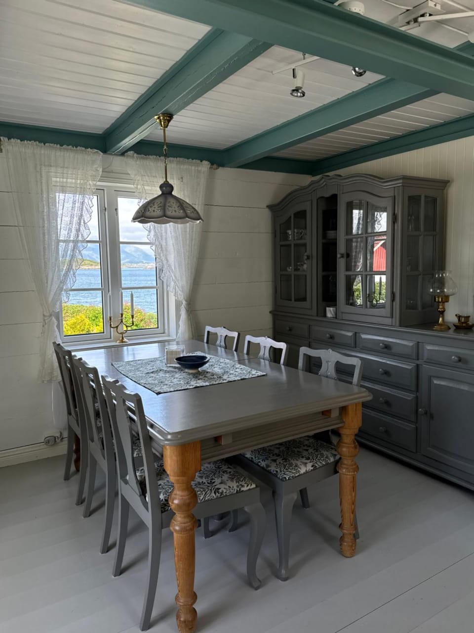 Heritage House in Lofoten with Modern Comfort & Scenic Views House in Lofoten