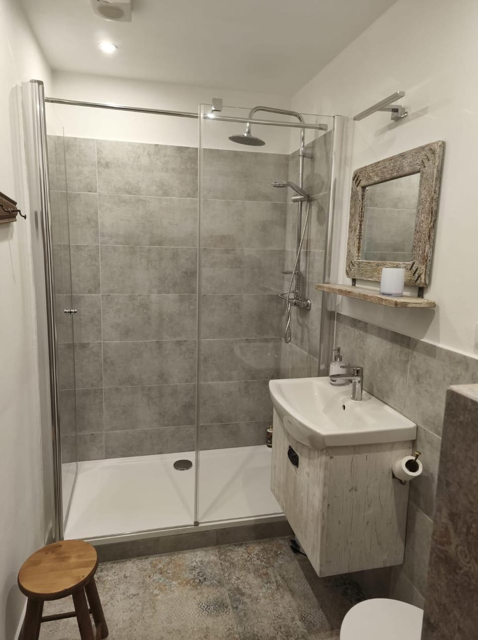 Shower, Bathroom
