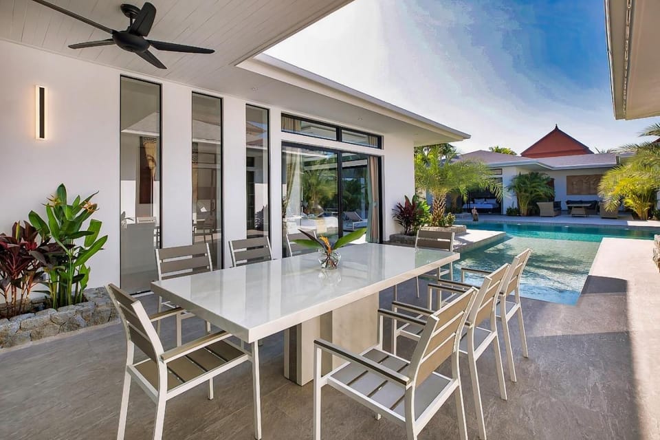 Patio, Dining area