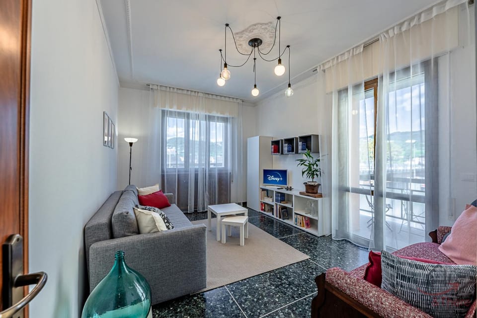 Communal lounge/ TV room, TV and multimedia, Living room