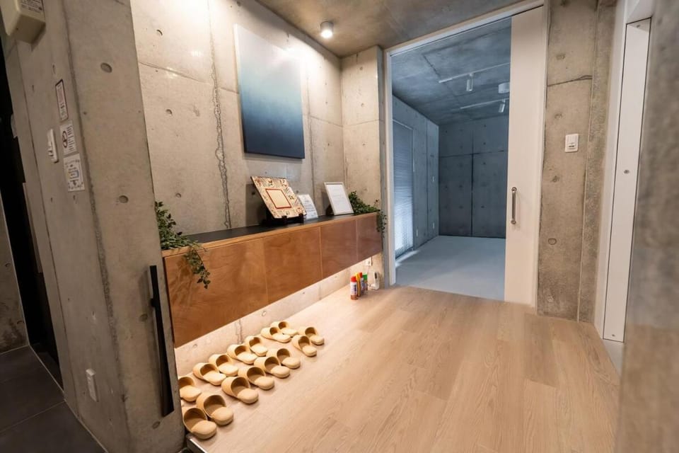 Facade/entrance, Photo of the whole room