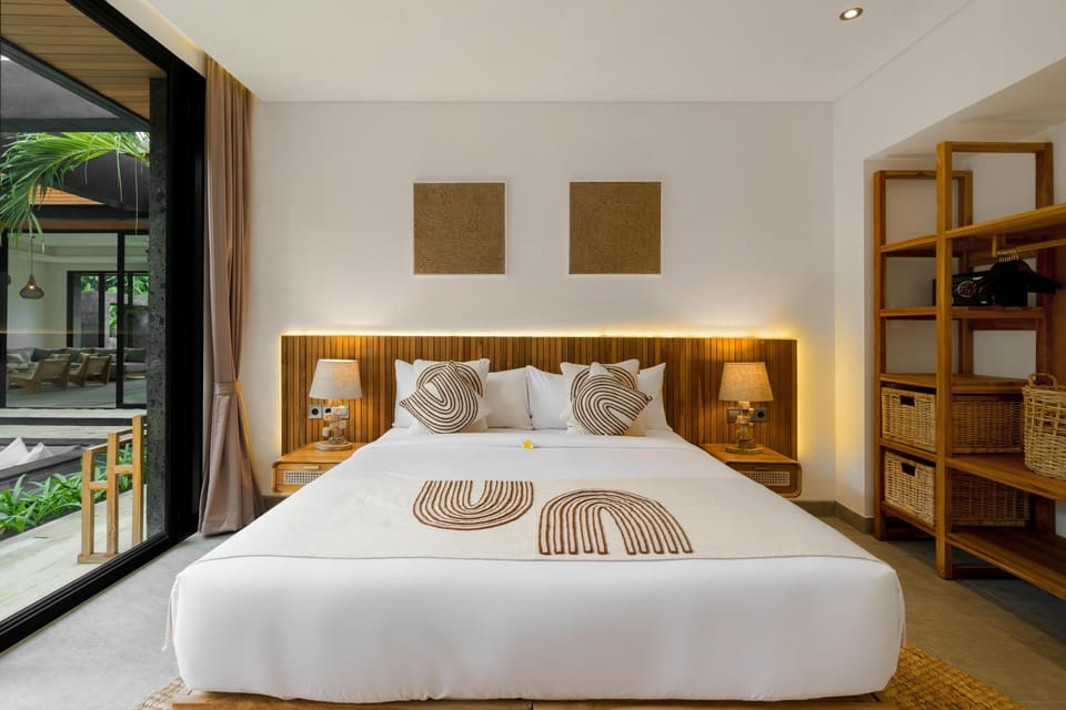 Bed, Photo of the whole room, Bedroom, air conditioner