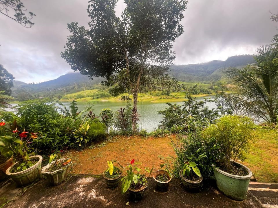 hotel Green lake castlereagh Vacation rental in Central Province