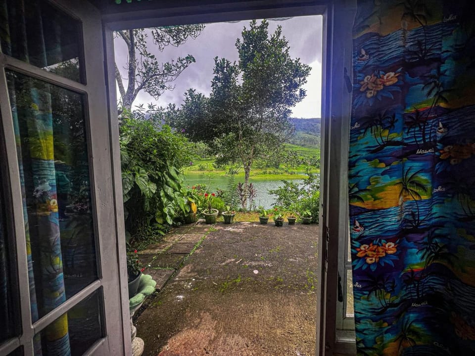 hotel Green lake castlereagh Vacation rental in Central Province