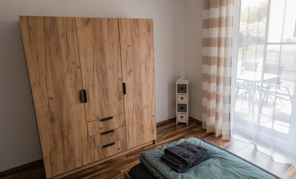 Bed, Bedroom, wardrobe