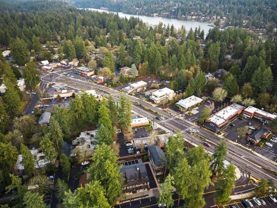 Lake Oswego Inn Apartment in Lake Oswego
