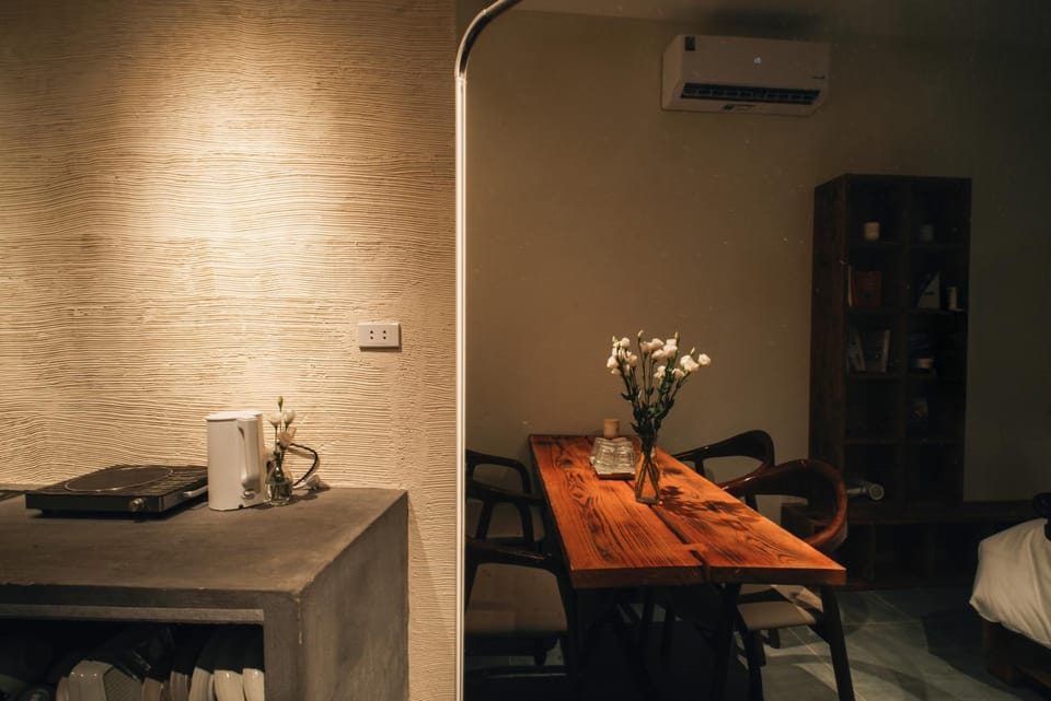 Seating area, Dining area
