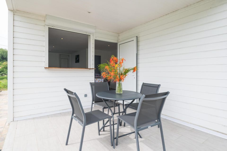 Patio, Dining area