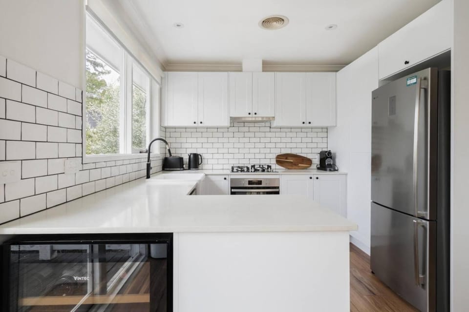 Kitchen or kitchenette, Other, oven, stove, toaster