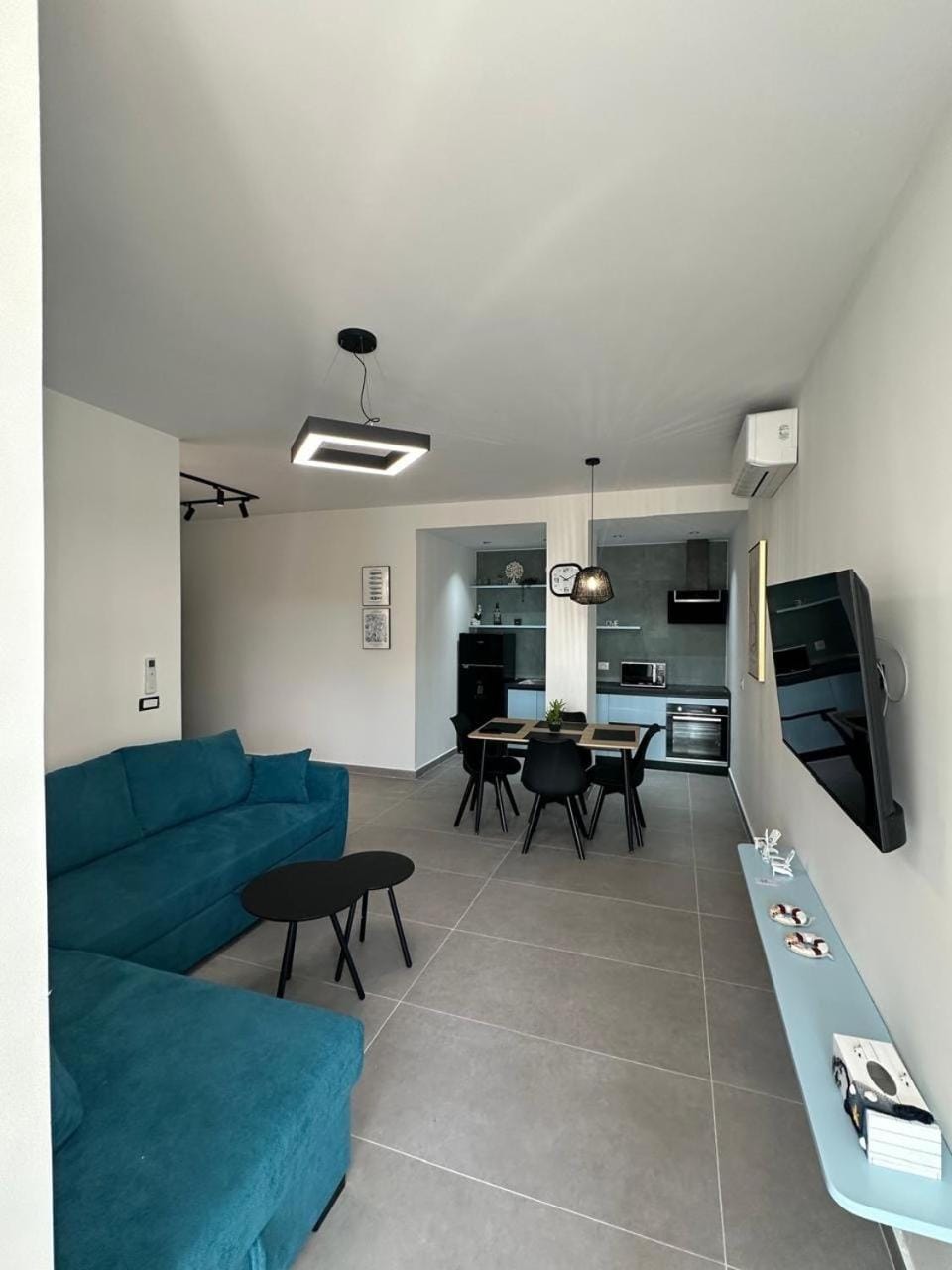 TV and multimedia, Kitchen or kitchenette, Living room, Dining area