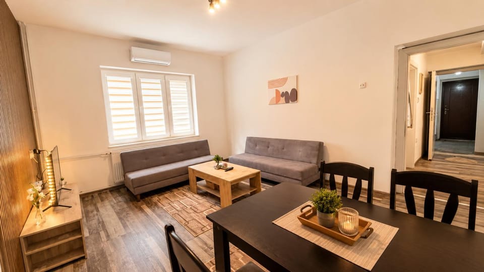 Living room, Seating area, Dining area, air conditioner