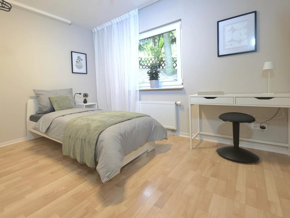 Bed, Photo of the whole room, Bedroom