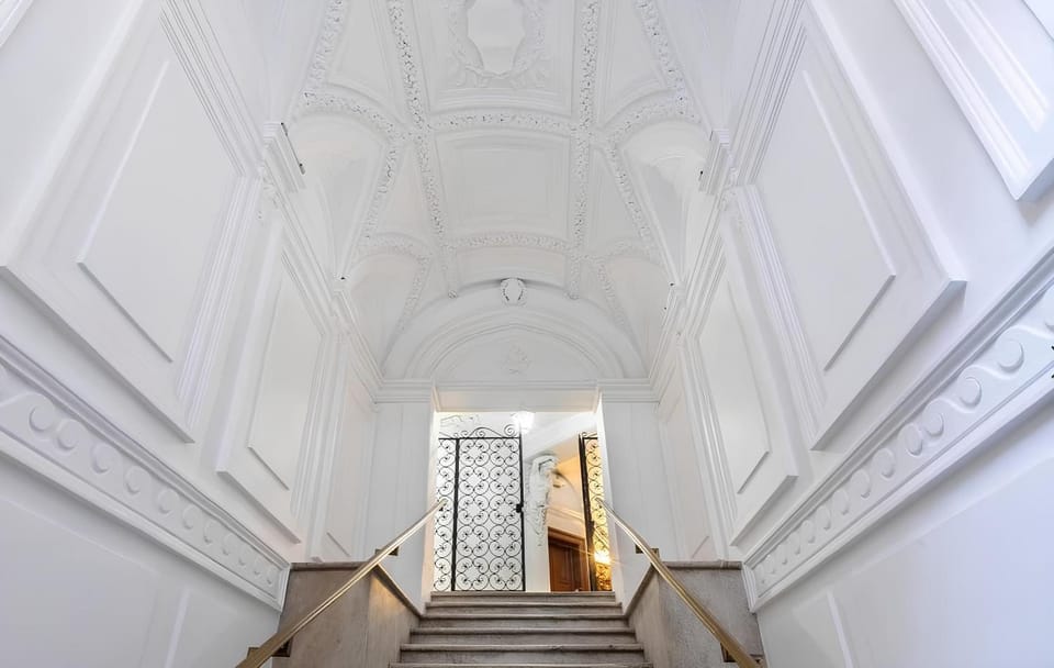 Historic 3BR Colosseum Apartment 160sqm for 9 Apartment in Rome