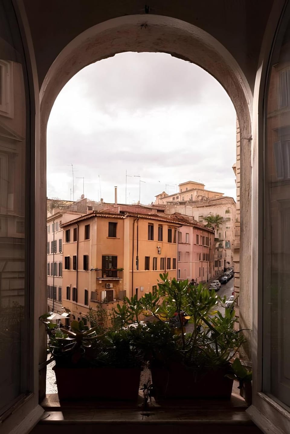 Historic 3BR Colosseum Apartment 160sqm for 9 Apartment in Rome