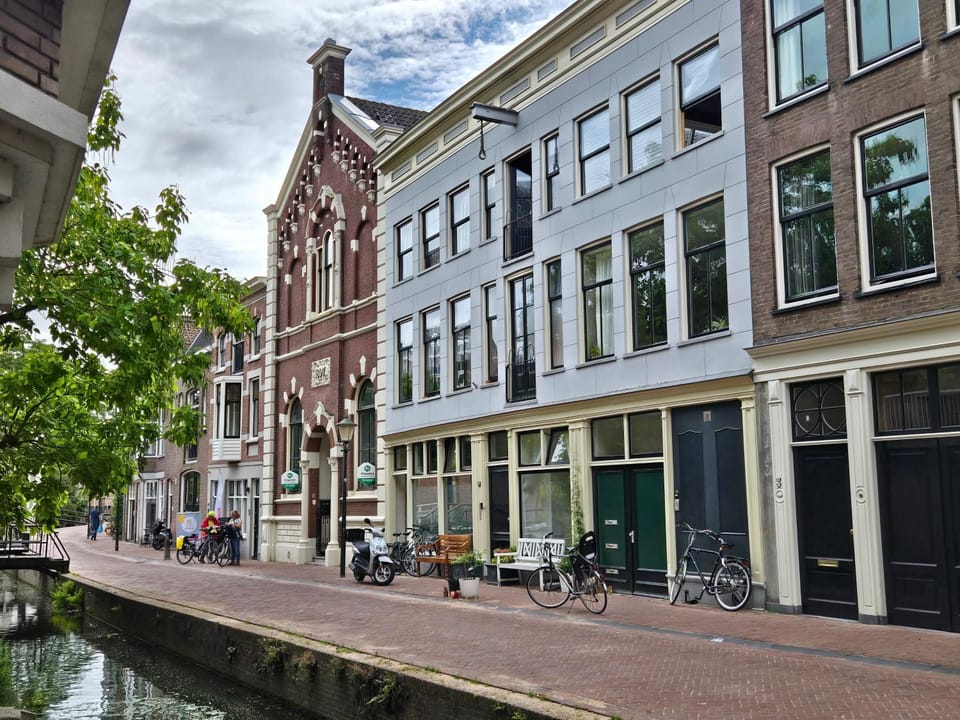 Gouda city center apartment with private garden and 2 bicycles Apartment in Gouda