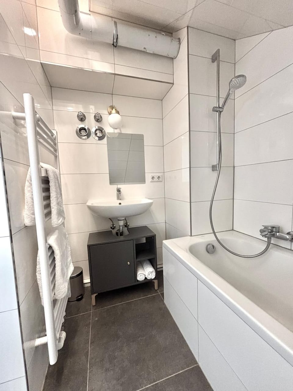Bathroom, Bath