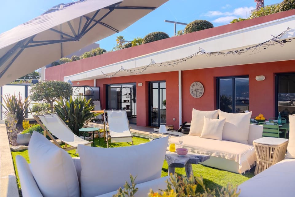 Patio, Day