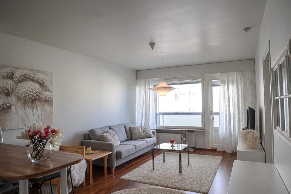 TV and multimedia, Living room, Photo of the whole room, Seating area, Dining area, Bedroom
