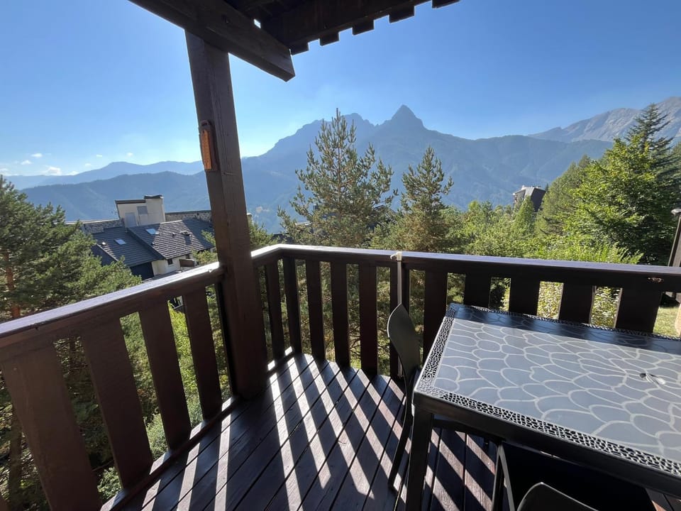 View (from property/room), Balcony/Terrace, Mountain view