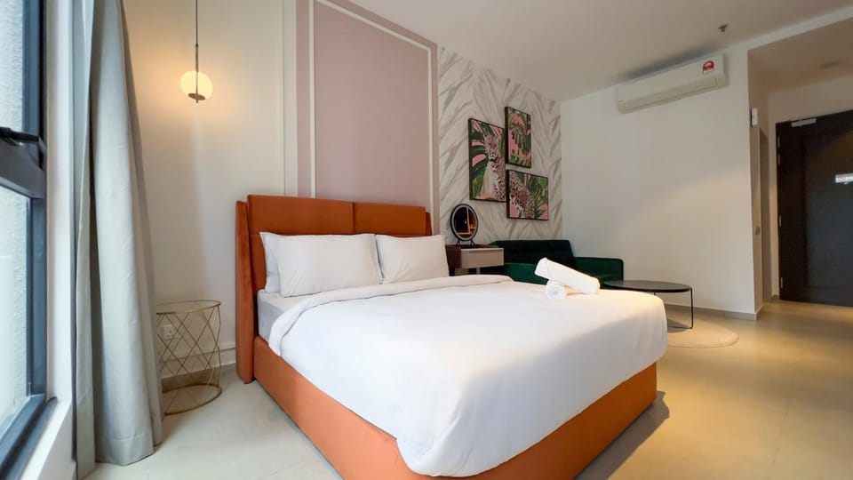 Bed, Photo of the whole room, Bedroom, air conditioner