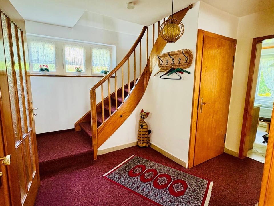 Ferienhaus Oesterle - Idyllisches Schwarzwaldhaus am Bach mit Terrasse & Balkon House in Forbach