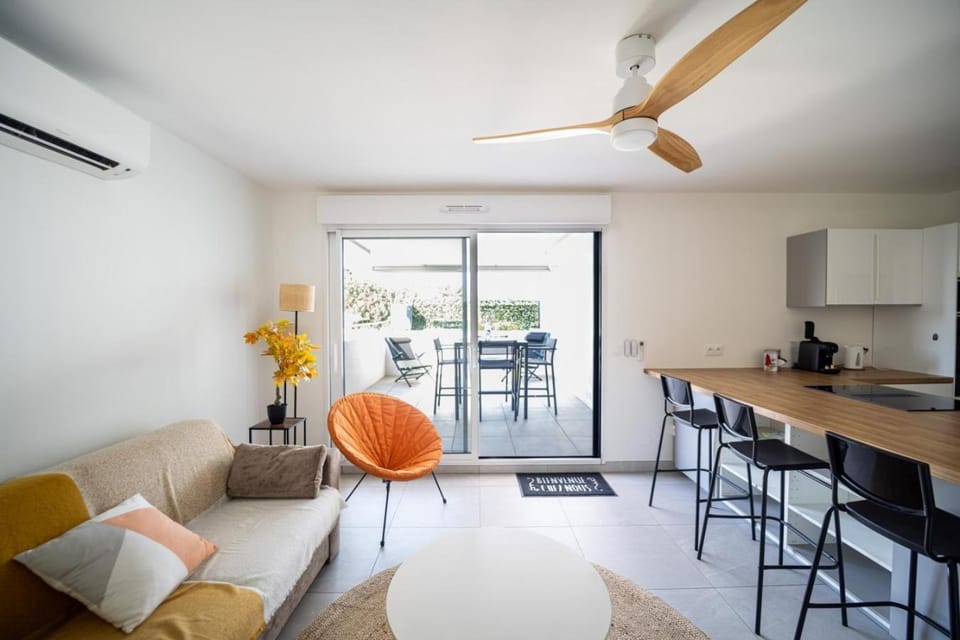 FRGK BEL AZUR 1 BDR Luxury Sea View Parki Apartment in Antibes
