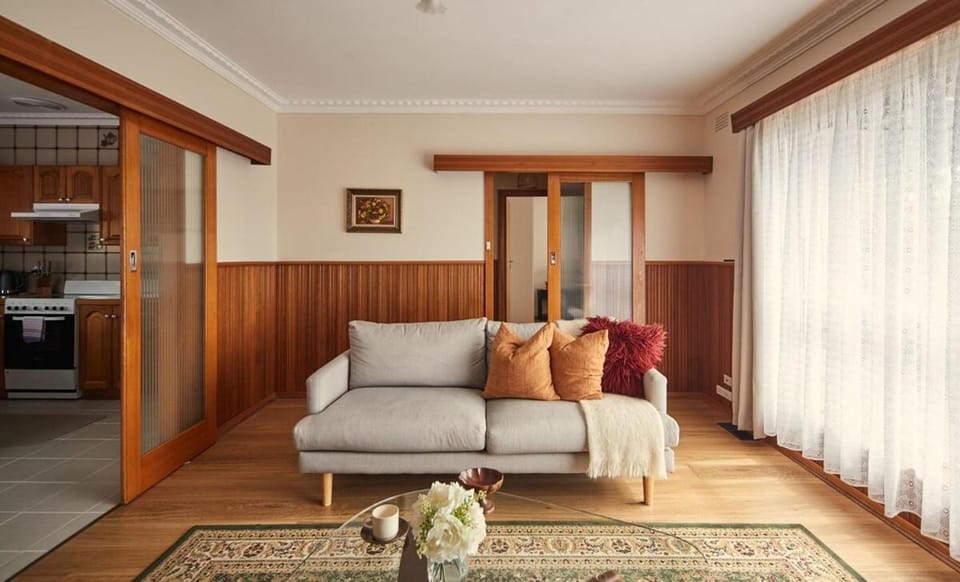 Ultimate 70s Charm near Geelong Waterfront and CBD House in Geelong