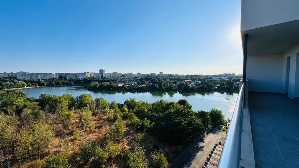 Day, Natural landscape, View (from property/room), Balcony/Terrace, City view, Lake view