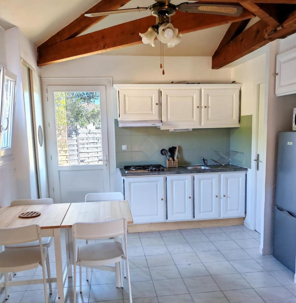 Petite maison climatisée proche de rivière House in Saint-Martin-d'Ardèche