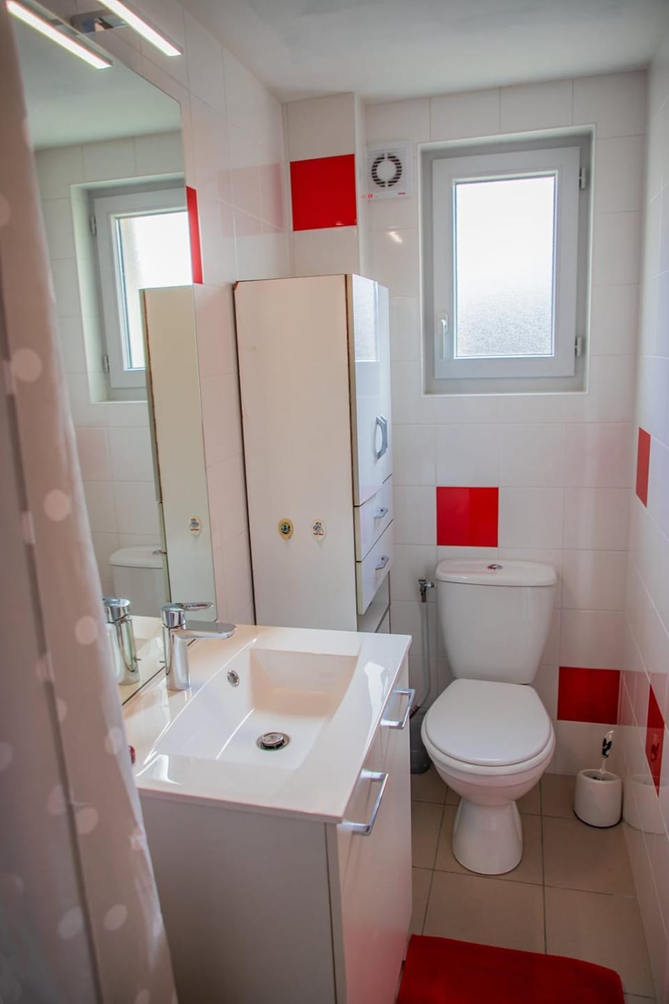 Shower, Toilet, towels