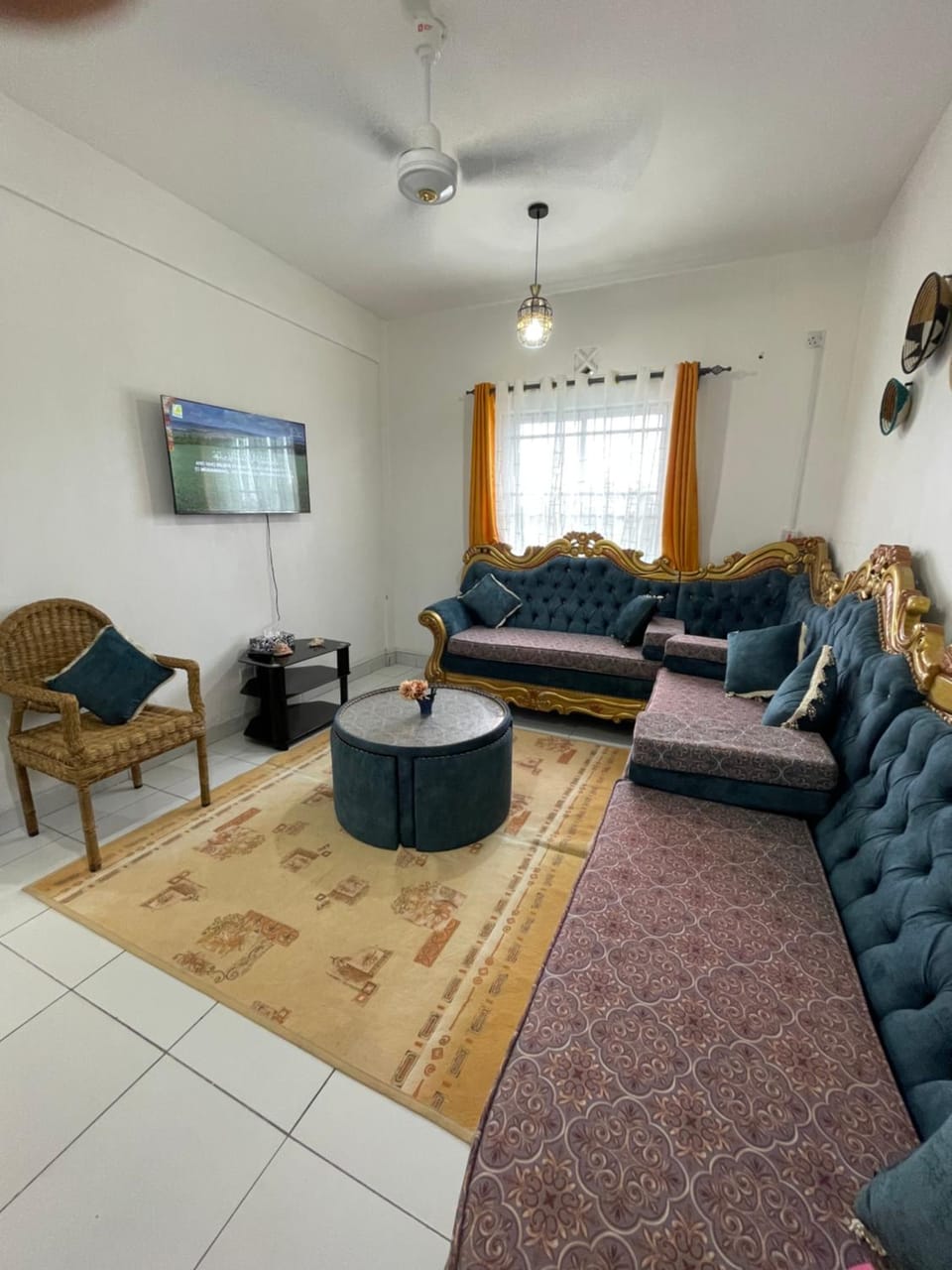 TV and multimedia, Living room, Seating area