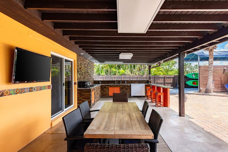 TV and multimedia, Dining area