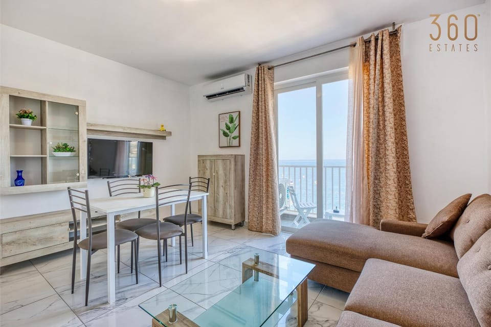 Natural landscape, TV and multimedia, View (from property/room), Balcony/Terrace, Kitchen or kitchenette, Seating area, Dining area, Evening entertainment, Sea view