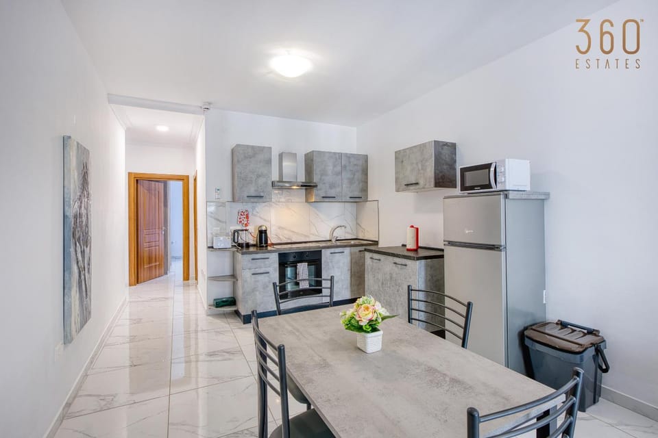 Kitchen or kitchenette, Dining area, oven, pet friendly, stove, toaster