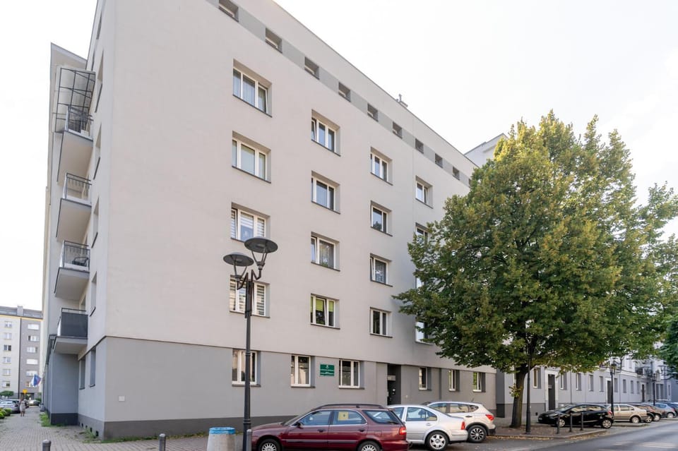 Property building, Neighbourhood