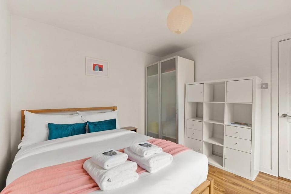 New! Bright 2BR Dalston House with Garden and BBQ House in London Borough of Hackney