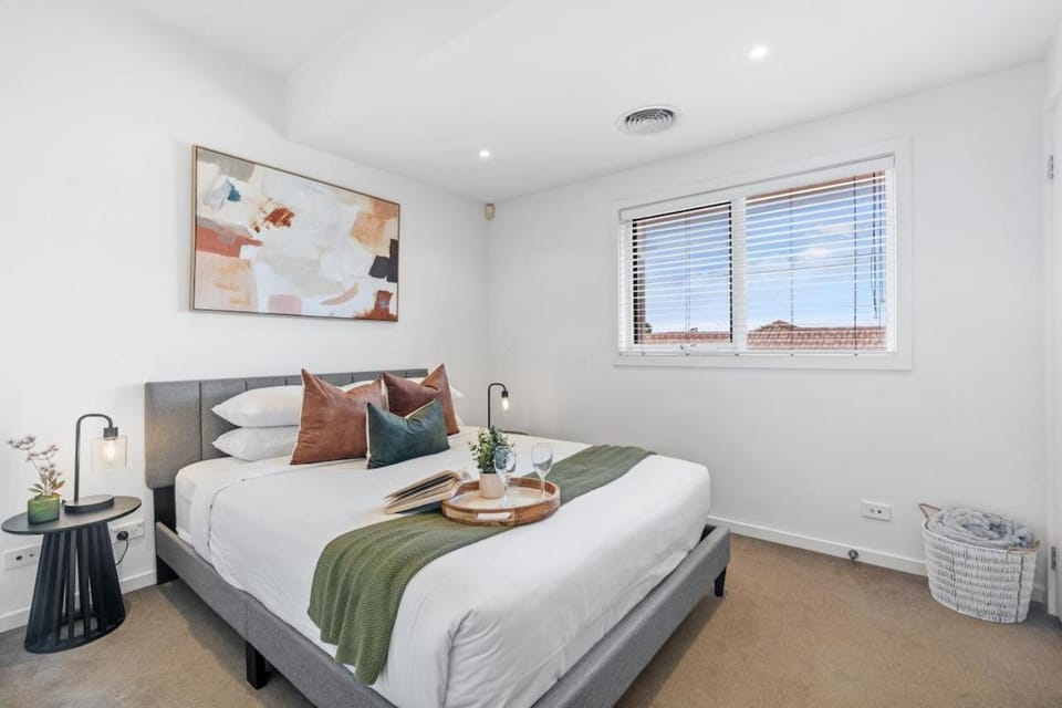 Supersized 2 bed in Central Bentleigh Apartment in Melbourne