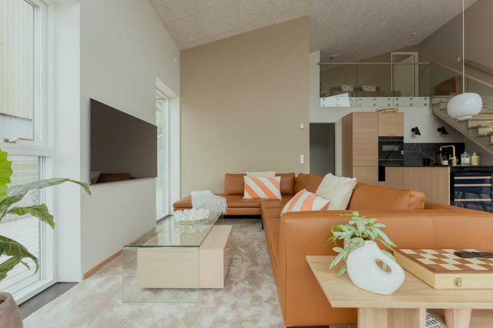 Communal lounge/ TV room, TV and multimedia, Kitchen or kitchenette, Living room, Seating area, Evening entertainment