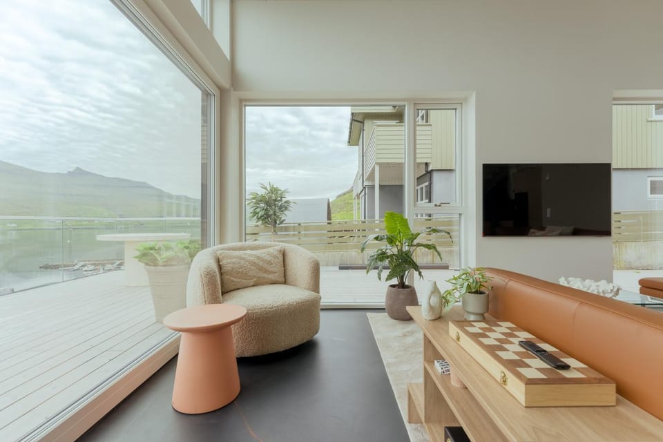 TV and multimedia, Living room, Evening entertainment