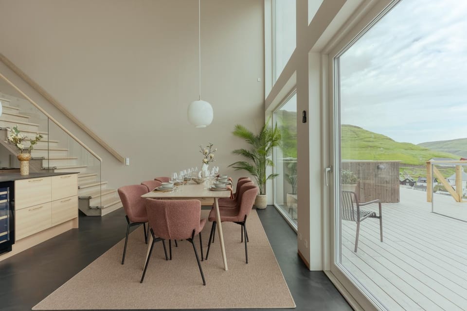 Patio, Balcony/Terrace, Living room, Dining area