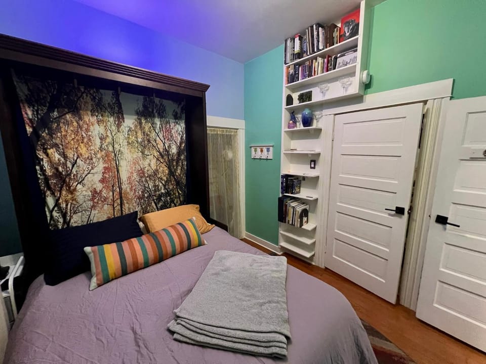 Bed, Library, Bedroom, wardrobe