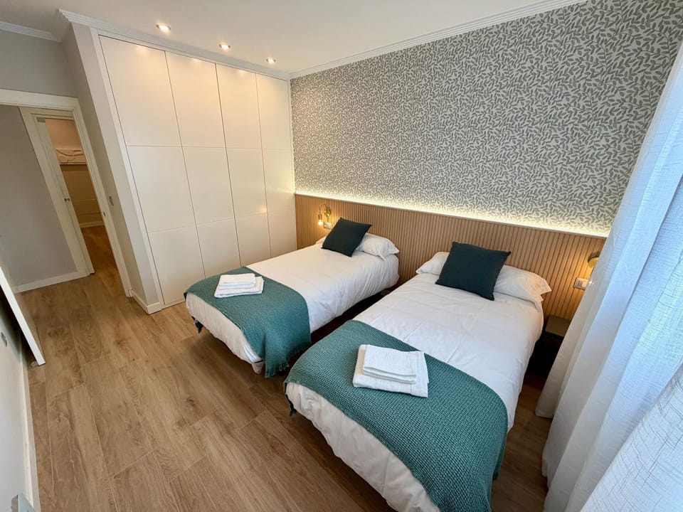 Bed, Photo of the whole room, Bedroom, towels, wardrobe