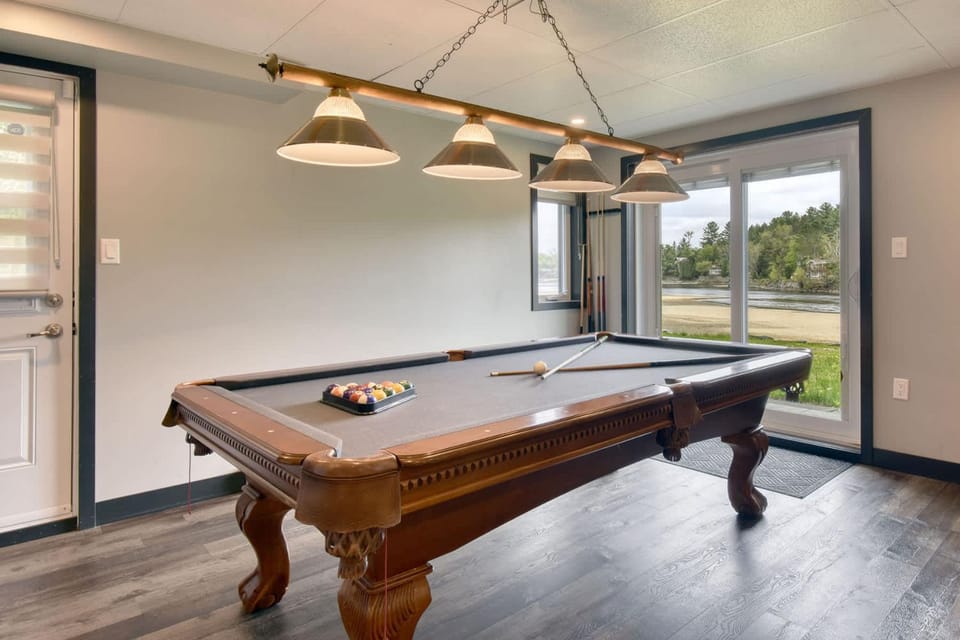 Spa River & Total Relaxation - River n Beach Chalet in Mont-Tremblant