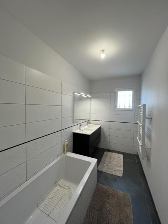 Bathroom, Bath