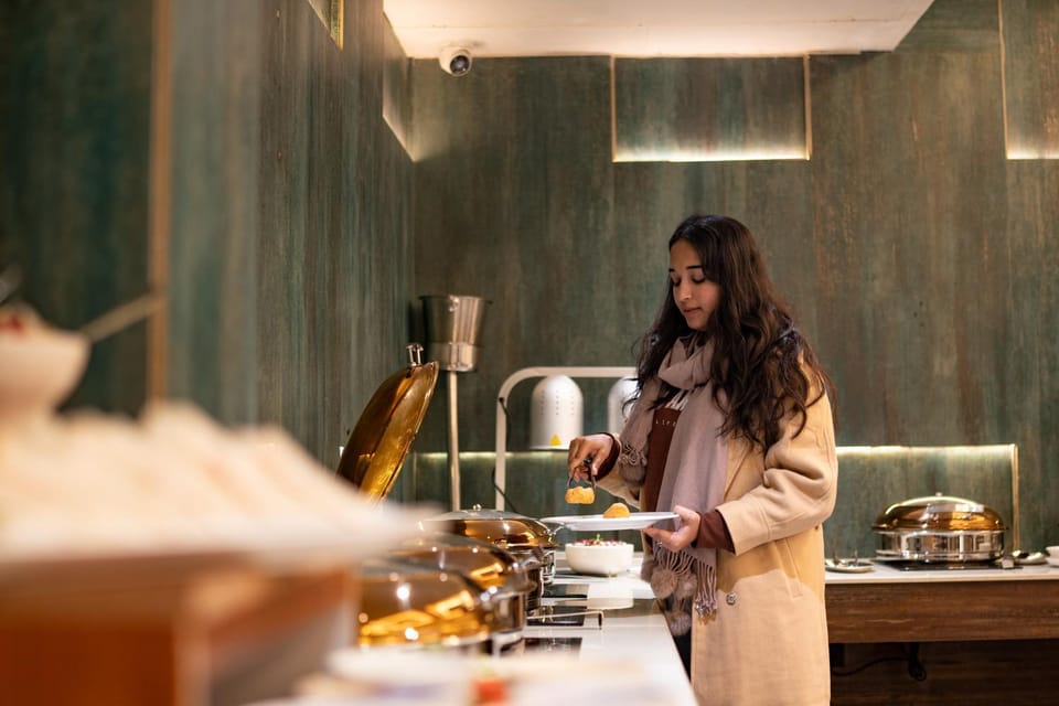 Restaurant/places to eat, Breakfast, Buffet breakfast