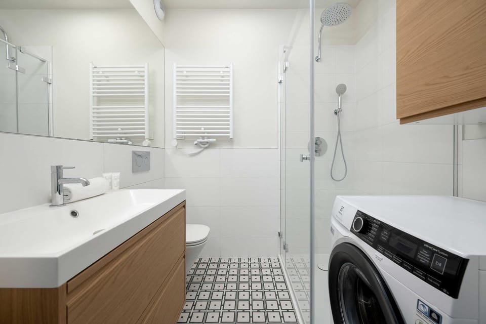 Bathroom, washing machine