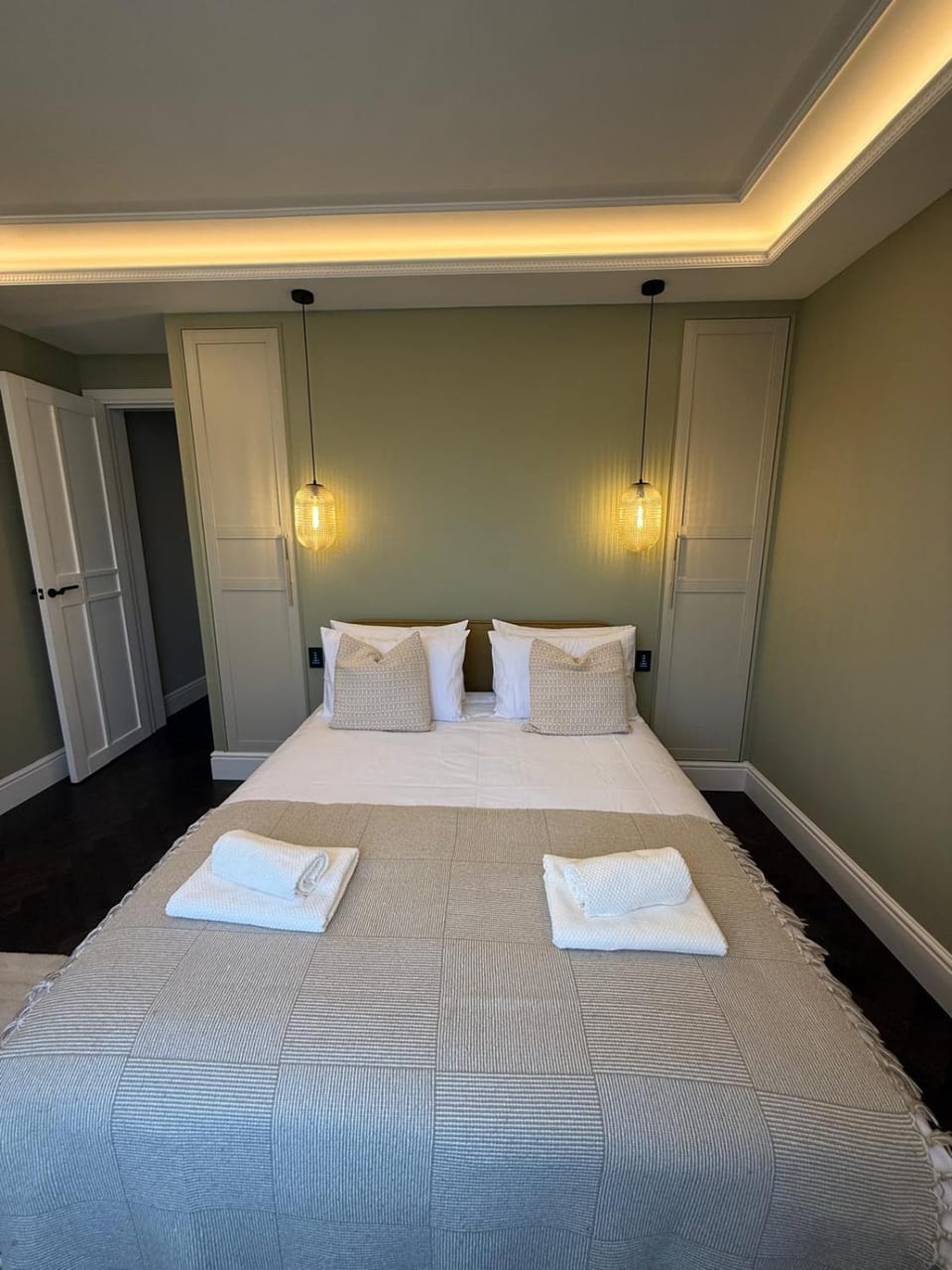 Canewdon Rd Luxury Accommodation Apartment in Southend-on-Sea
