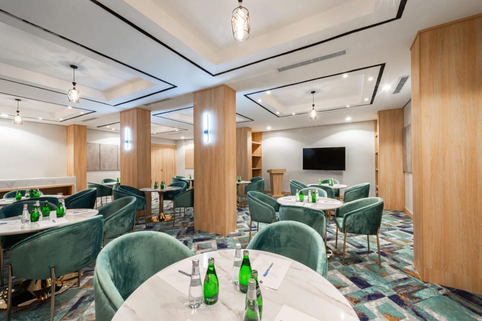 Meeting/conference room