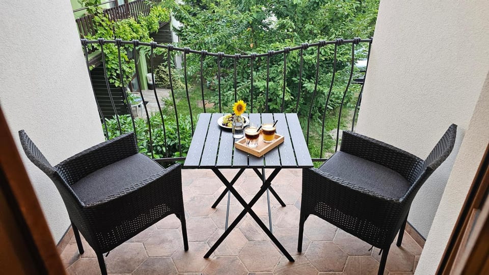View (from property/room), Balcony/Terrace